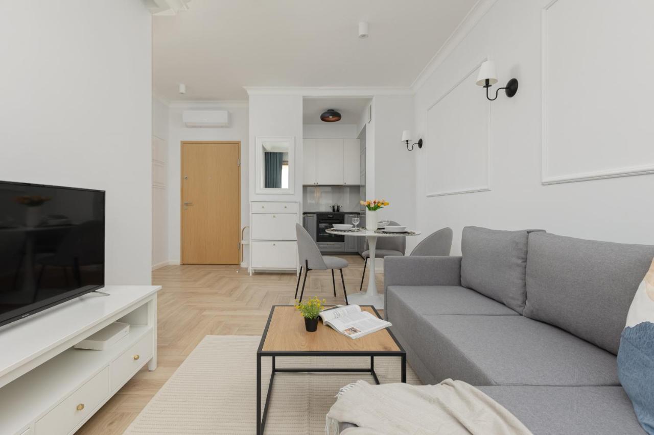 Stylish Apartment Kolejowa & Parking & Balcony By Noclegi Renters ワルシャワ エクステリア 写真