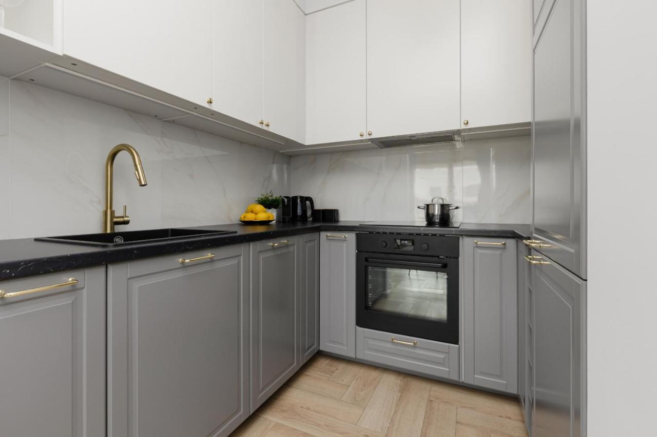 Stylish Apartment Kolejowa & Parking & Balcony By Noclegi Renters ワルシャワ エクステリア 写真