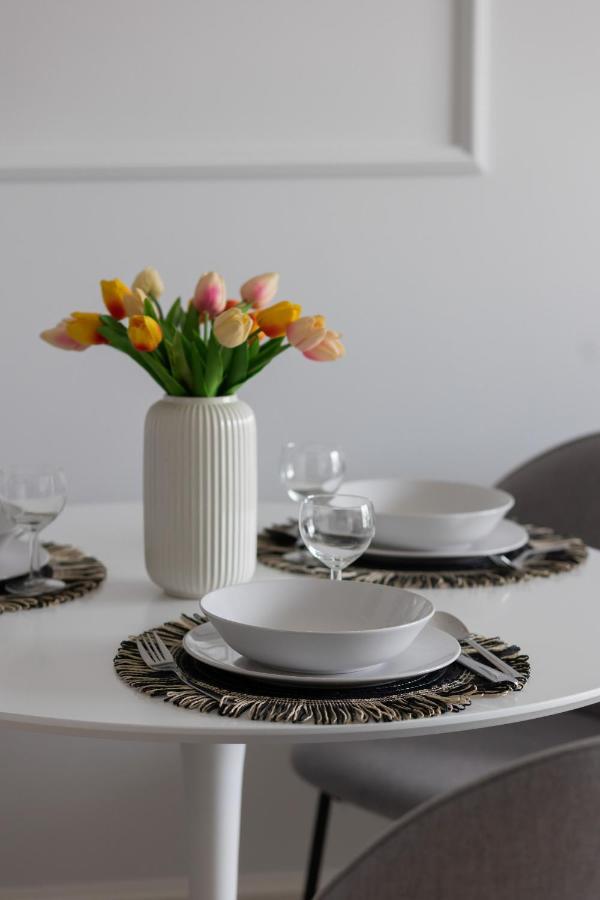 Stylish Apartment Kolejowa & Parking & Balcony By Noclegi Renters ワルシャワ エクステリア 写真